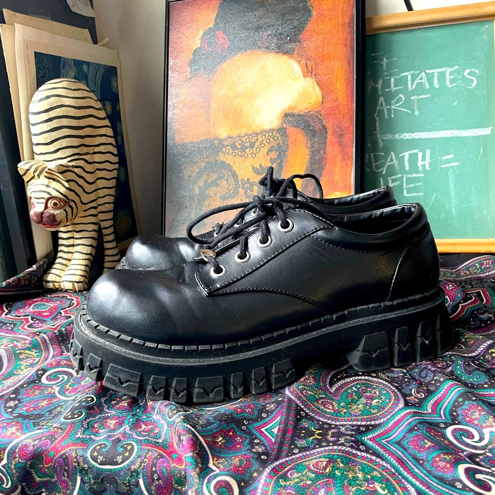 Delia loafers, size 11, black